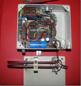 Automatyczny klucz telegraficzny z układami scalonymi SP5DDF wewnątrz